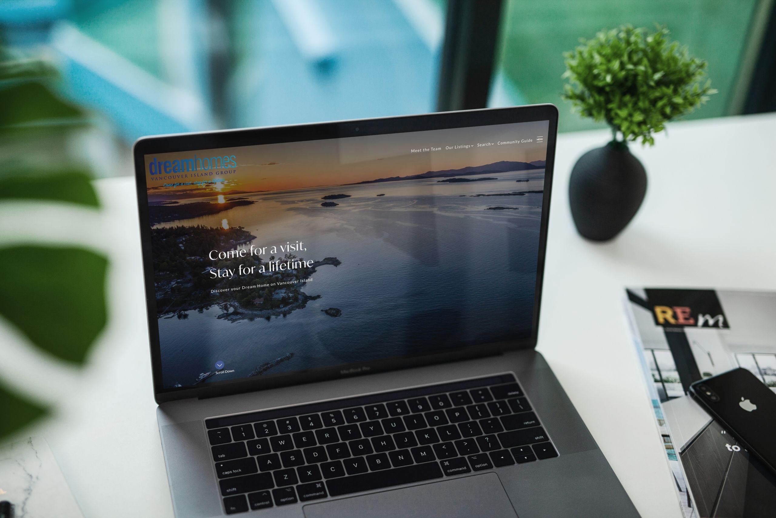 Custom designed homepage showcasing the beauty of Vancouver Island, BC